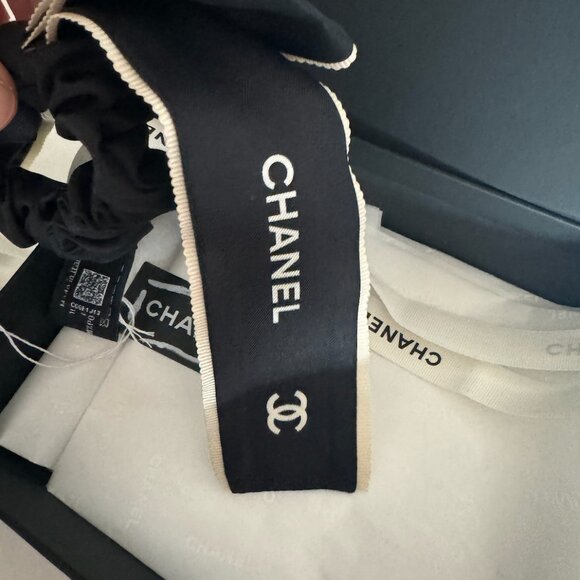 Authentic Chanel Hair Tie Bow Scrunchie - Picture 3 of 3